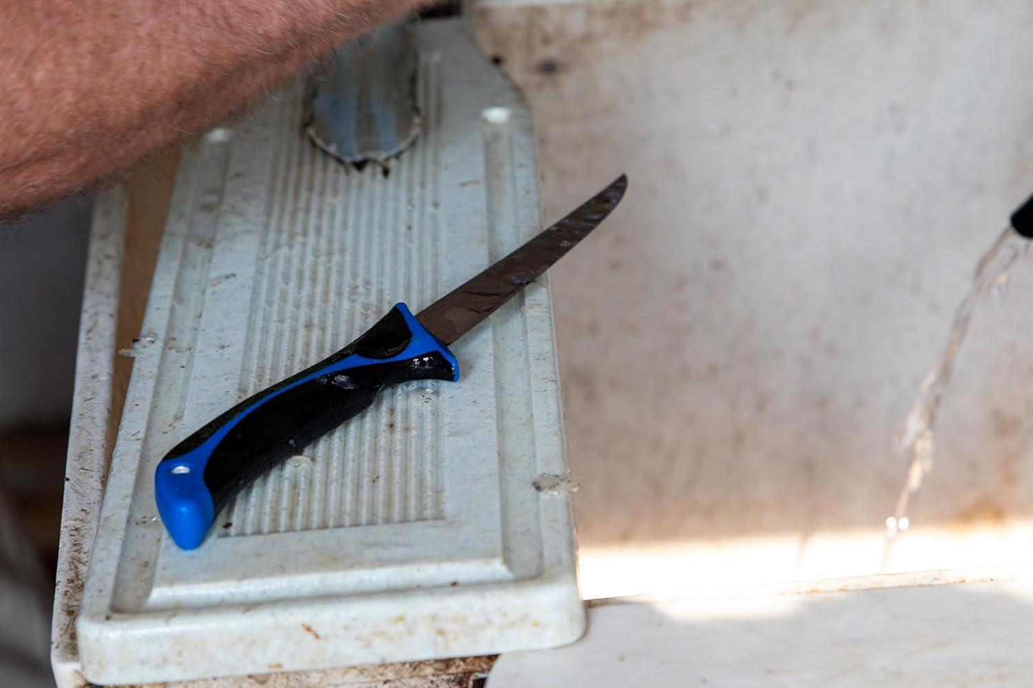 imageOUTDOOR EDGE Fillet Knife Set ReelFlex Pak Features 3 RazorSharp Flexible Fillet Knives 6quot 75quot ampamp 9quot German Stainless Blades NonSlip Handles Sharpener ampamp Hard Case Fishing Gear ampamp EquipmentReelFlex Pak 4Piece Set