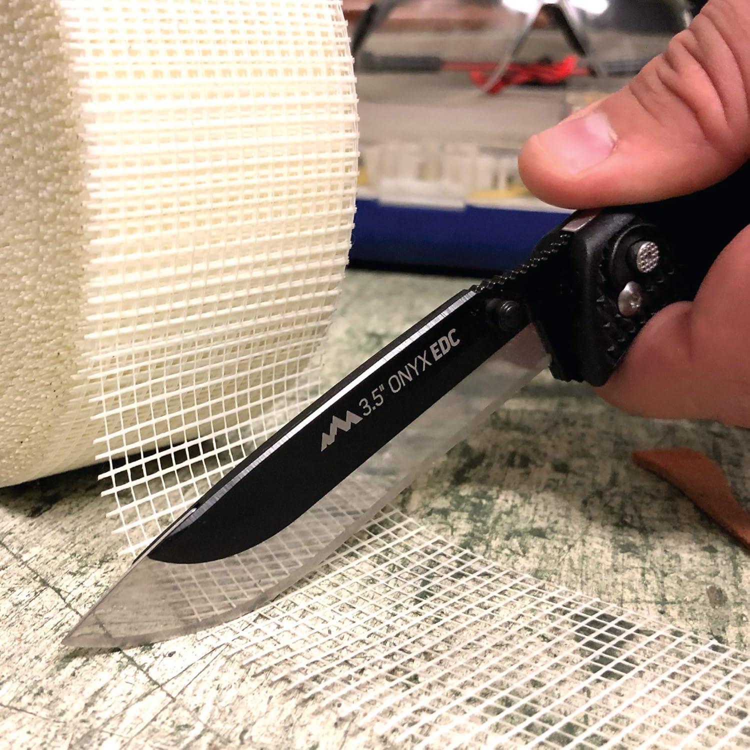 imageOUTDOOR EDGE Onyx EDC 35quot Folding Pocket Knife Replaceable Blade System with 27 RazorSharp Blades Pocket Clip ampamp Lockback Safety Everyday Carry Knife for Outdoorsmen Hunters ampamp DIY Tasks3