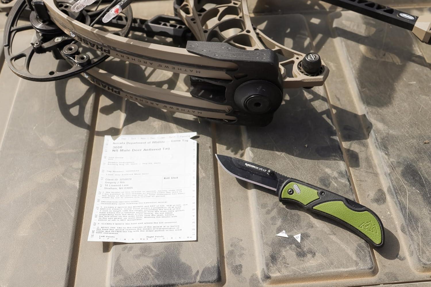 imageOUTDOOR EDGE Razor EDC Lite Folding Pocket Knife with Clip Compact 25 Replaceable Blade Knife with RazorSafe Blades Perfect Small Blade for Men Women Work ampamp Camping Orange 2 Black BladesGreen